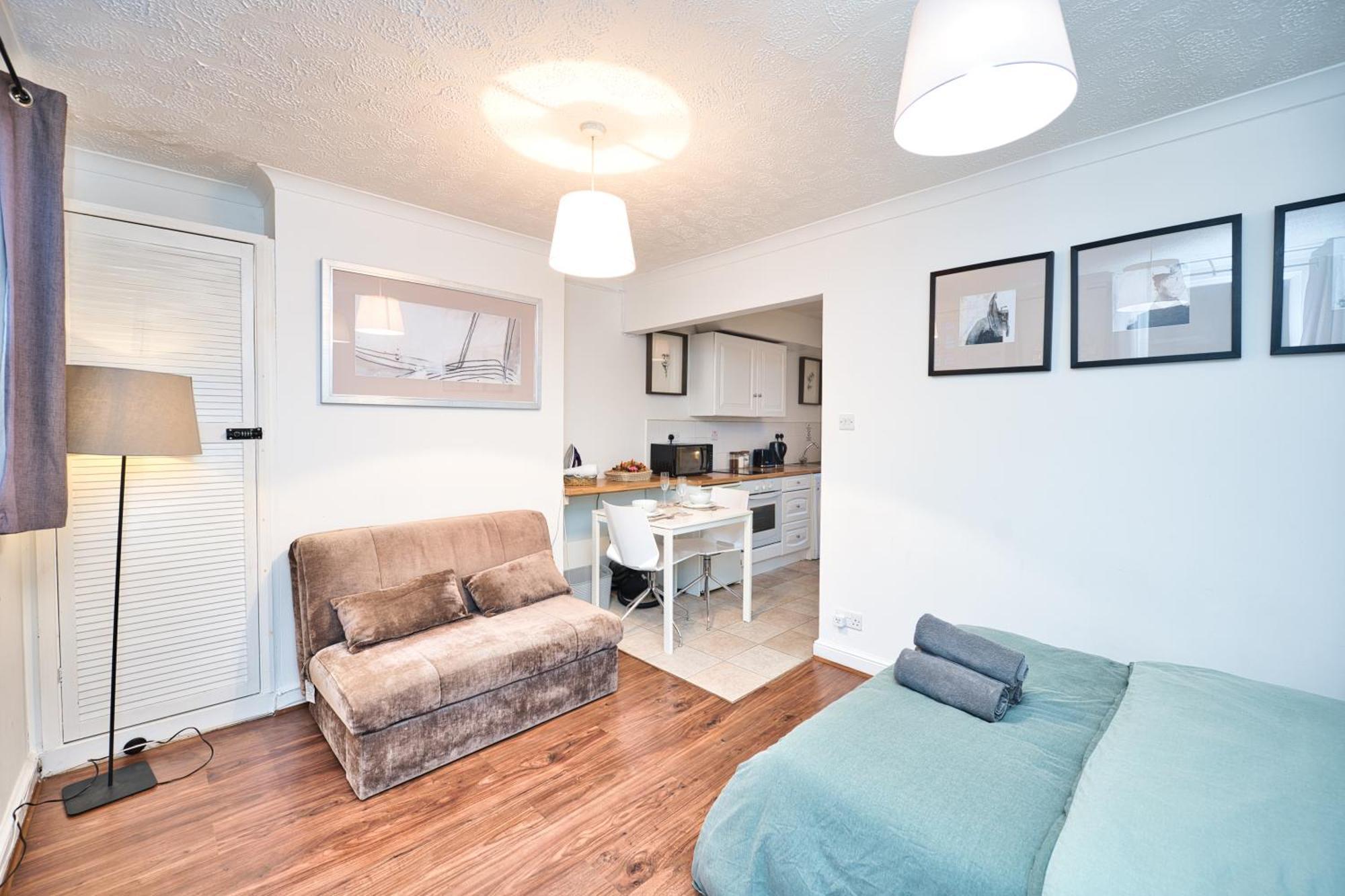 Hackney Road, E2 - For 3 Apartament